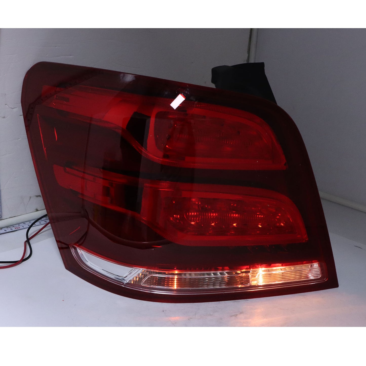 Left Halogen Tail Light Lamp For 2013-15 Mercedes Benz GLK250 GLK350 2049060357