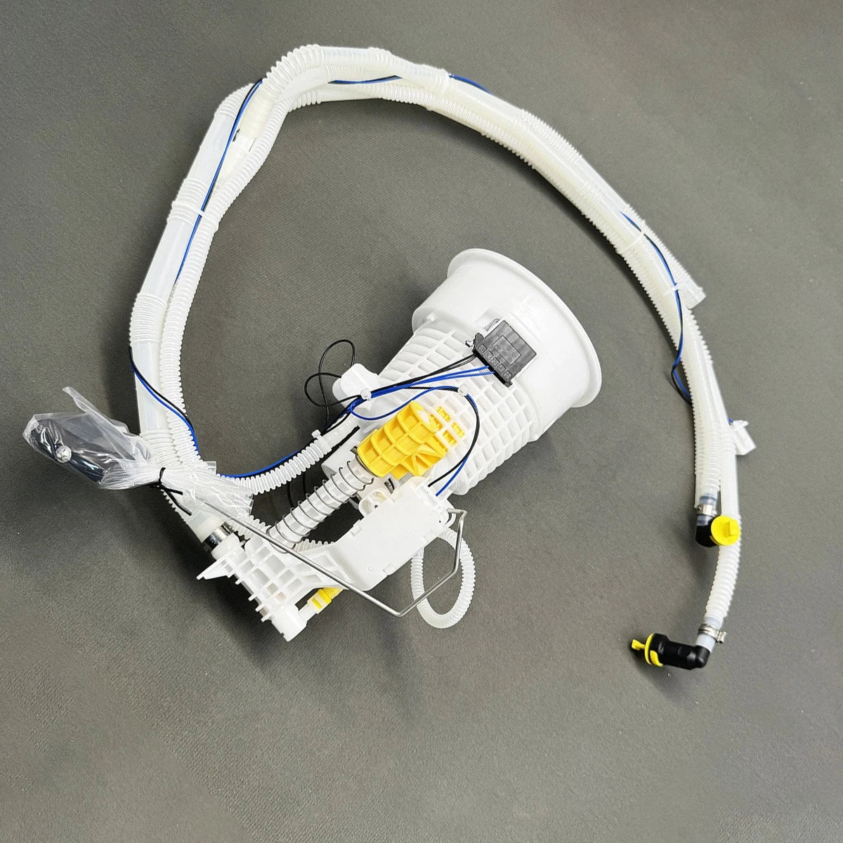 For Mercedes Benz W211 W219 AMG Fuel Pump & Fuel Level Sending Unit 2114706494