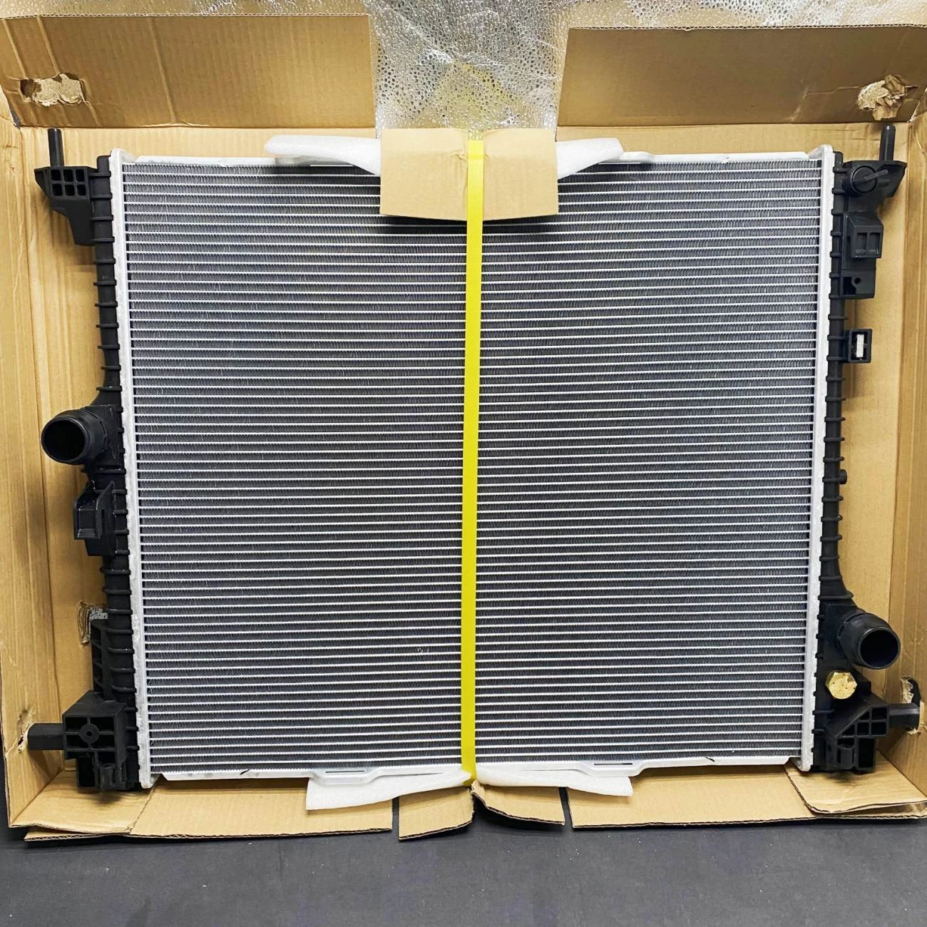 Engine Water Cooling Radiator 50563151 For 2017-2024 Alfa Romeo Giulia