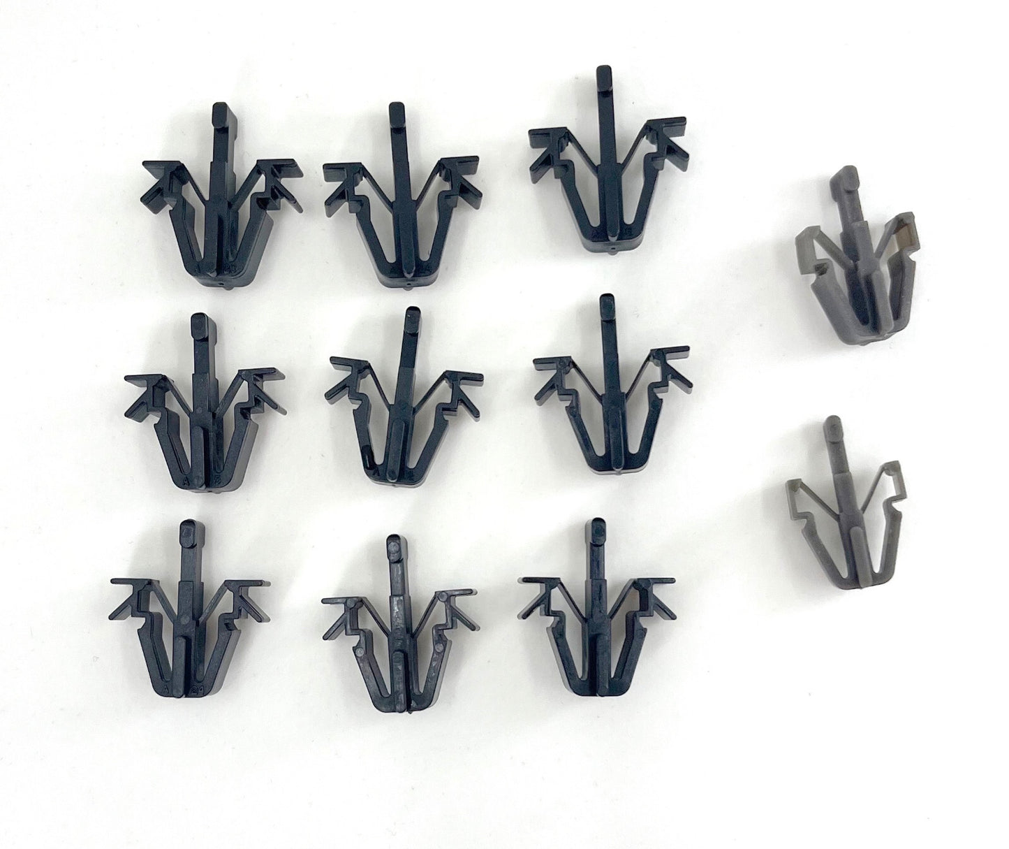 Fits 1989-1995 Toyota Pickup/4Runner Front Grille Clips - Complete Set New