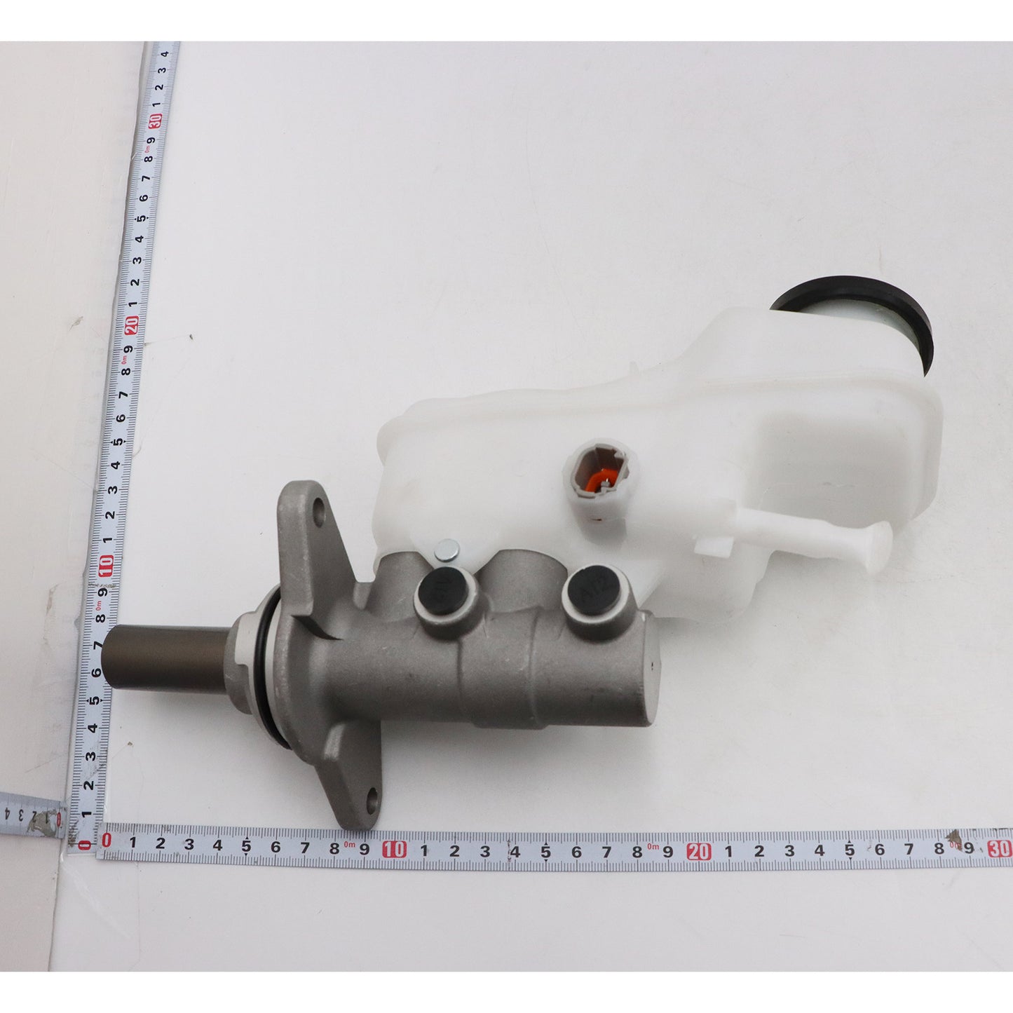 New Brake Master Cylinder For Toyota Corolla Matrix 2009 2010 2011-2013 0.875 in