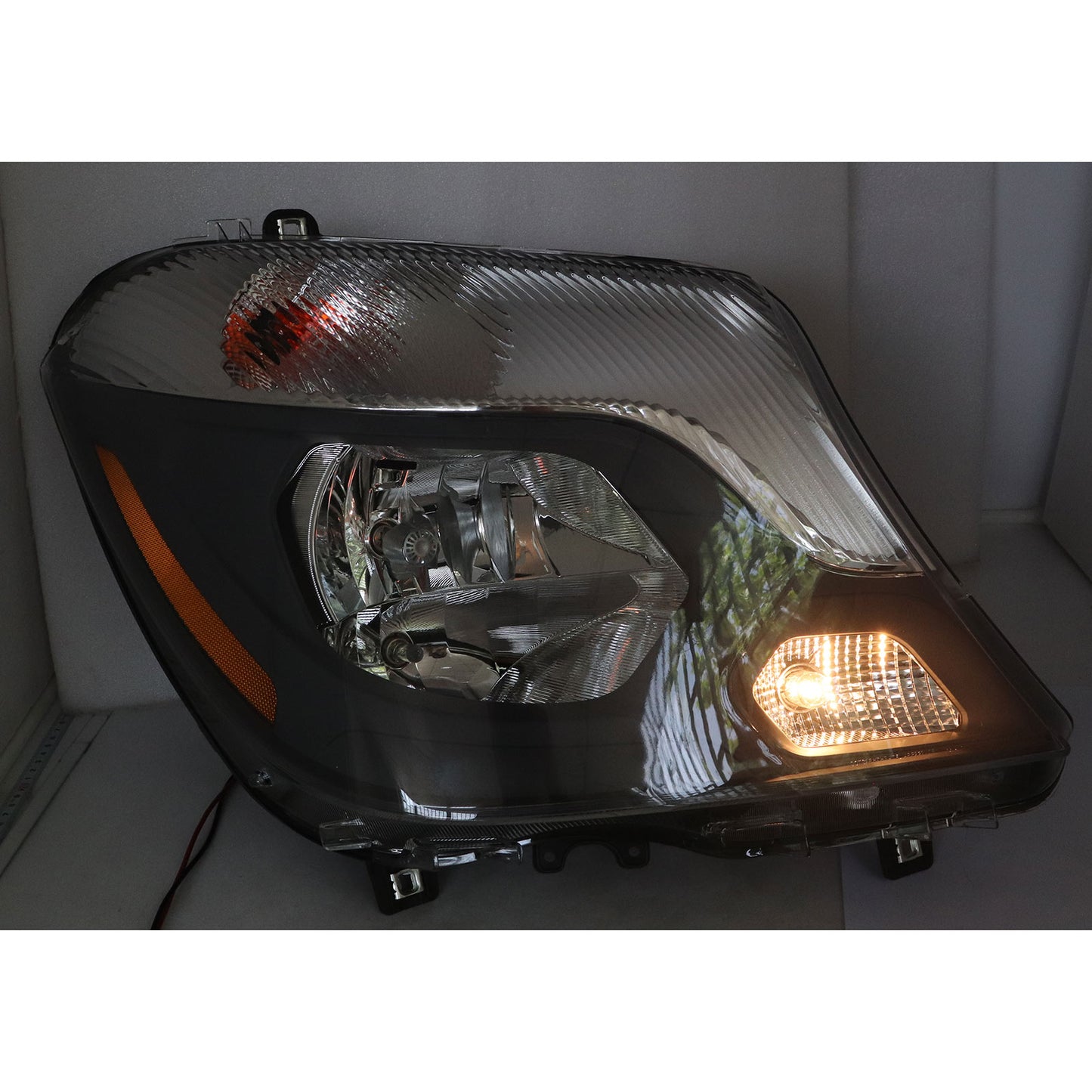 9068202961 9068206100 RH Halogen Headlight fit 2014-2018 Mercedes Sprinter