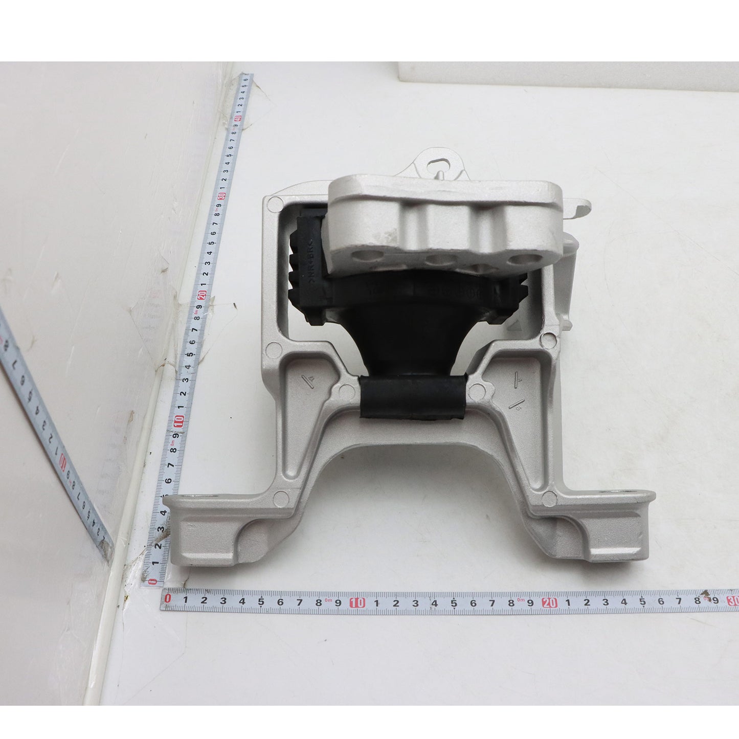 Front Right Engine Mount For Toyota Yaris 2016-2022 Mazda 2 2017-2019 Scion iA