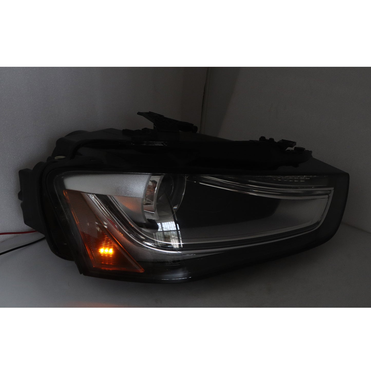 For 2013-2016 Audi A4 S4 Xenon/HID Headlight W/O AFS  8K0941044E Right Side
