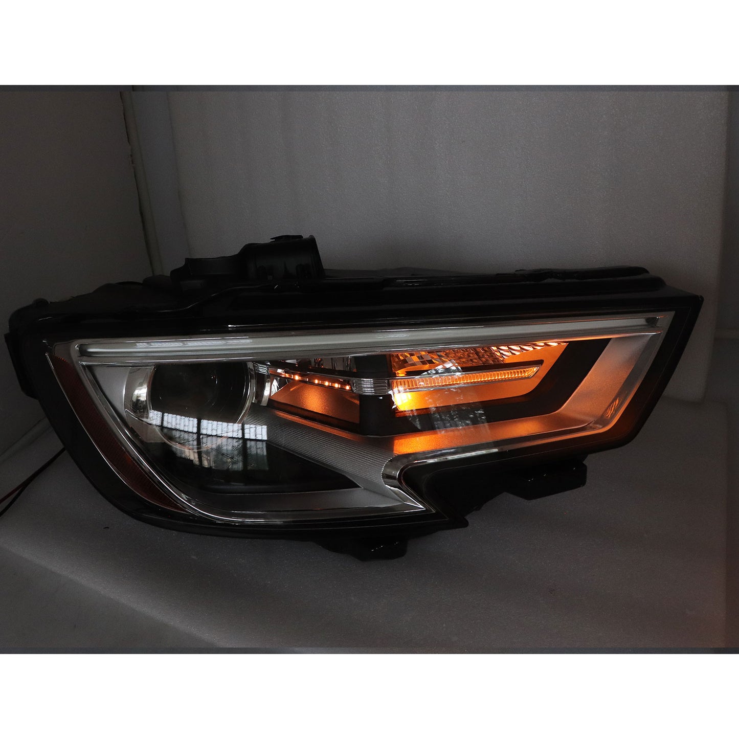 For 2017-2020 Audi A3 S3 Xenon/HID Headlight Assembly Right Side 8V0941044G