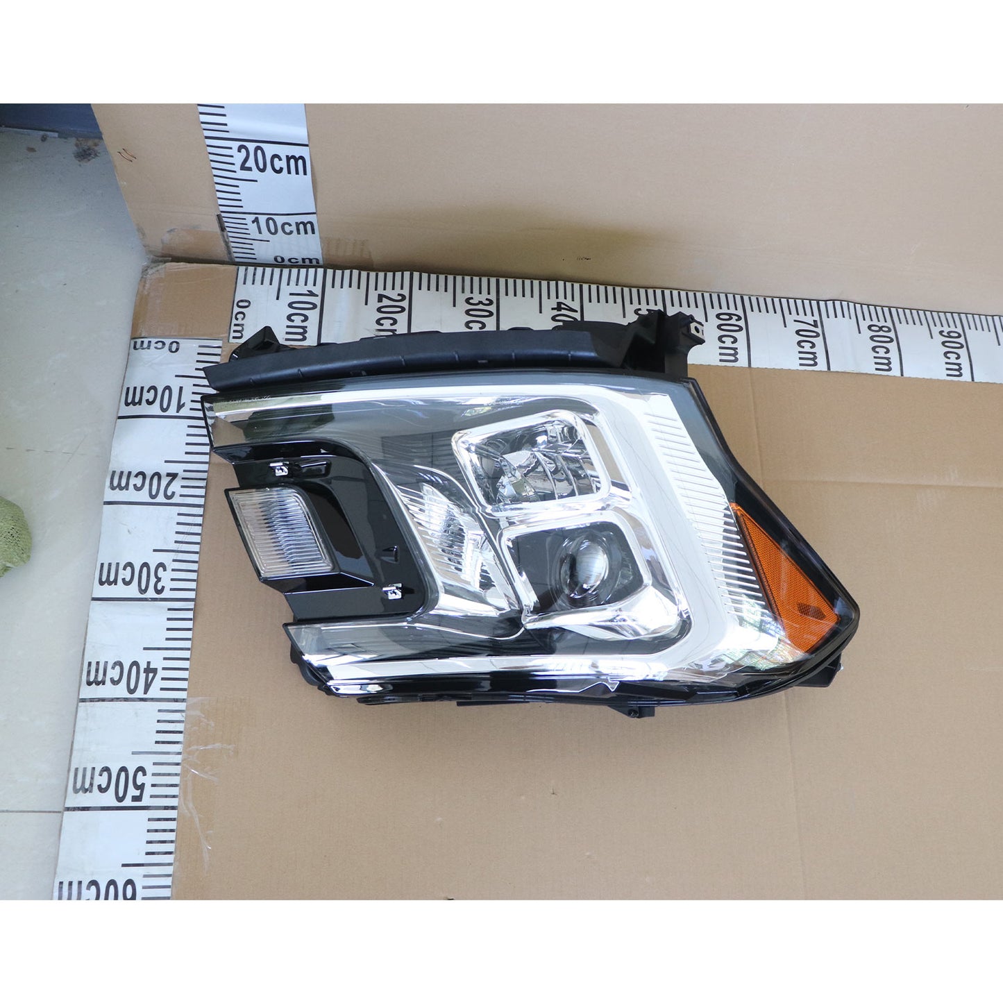 For 2018-2021 Ford Expedition Halogen Headlight Lamp w/Bulbs Passenger Right