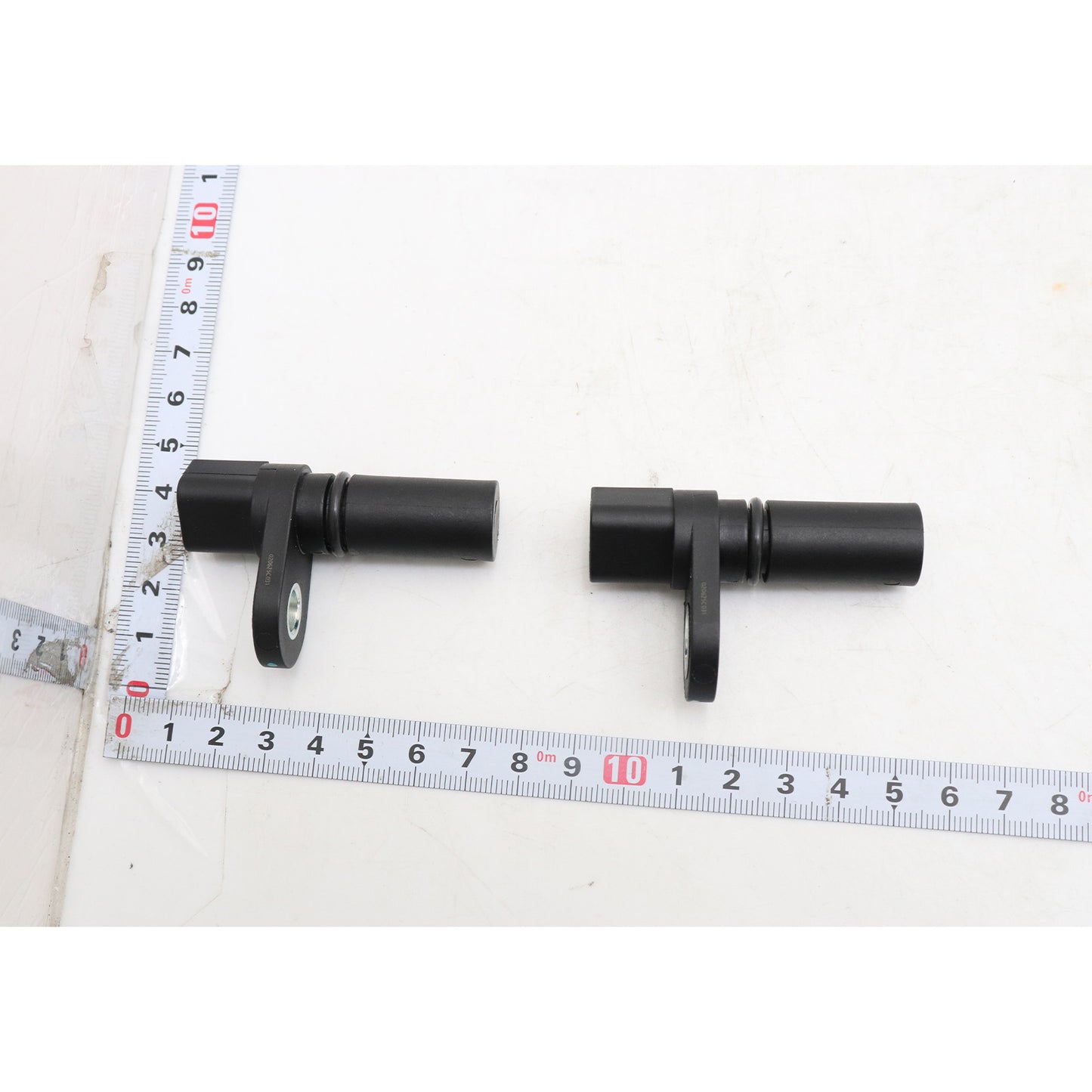 2pcs Camshaft Position Sensor Fit For Ford E-350 super Duty 2004 2005 2006 2007