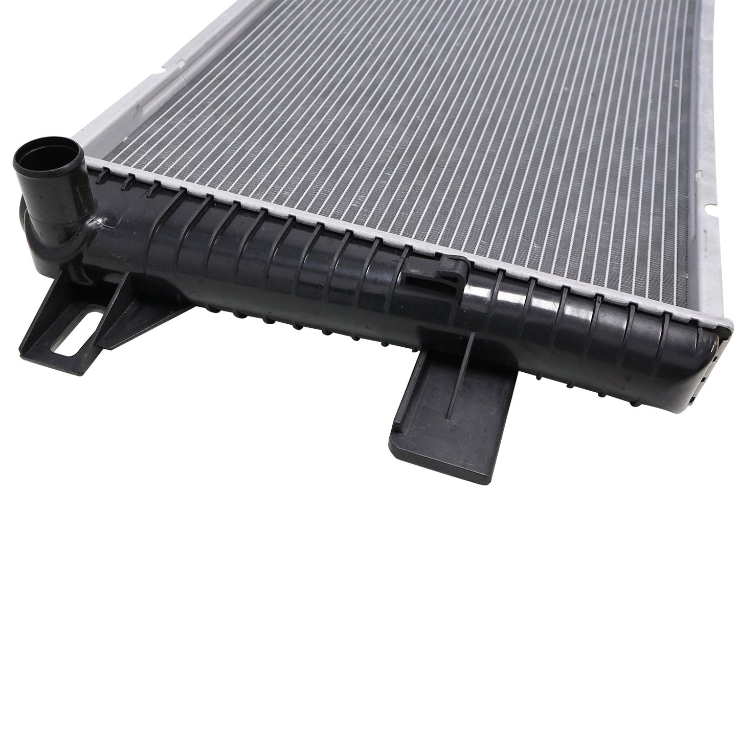 Aluminum Core Cooling Radiator 2757 For 01-05 Silverado Sierra 2500/3500 6.6L