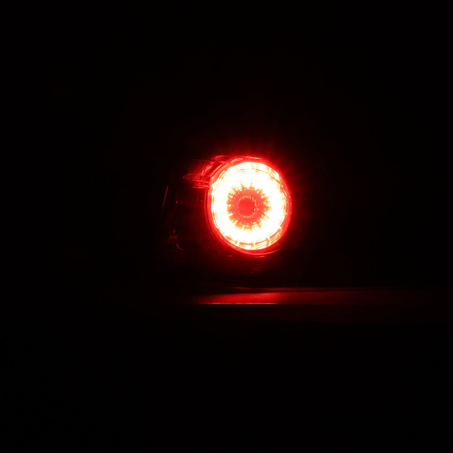 Right Passenger Side Halogen Tail Light Outer Tail lamp For 2014-2017 Mazda 6