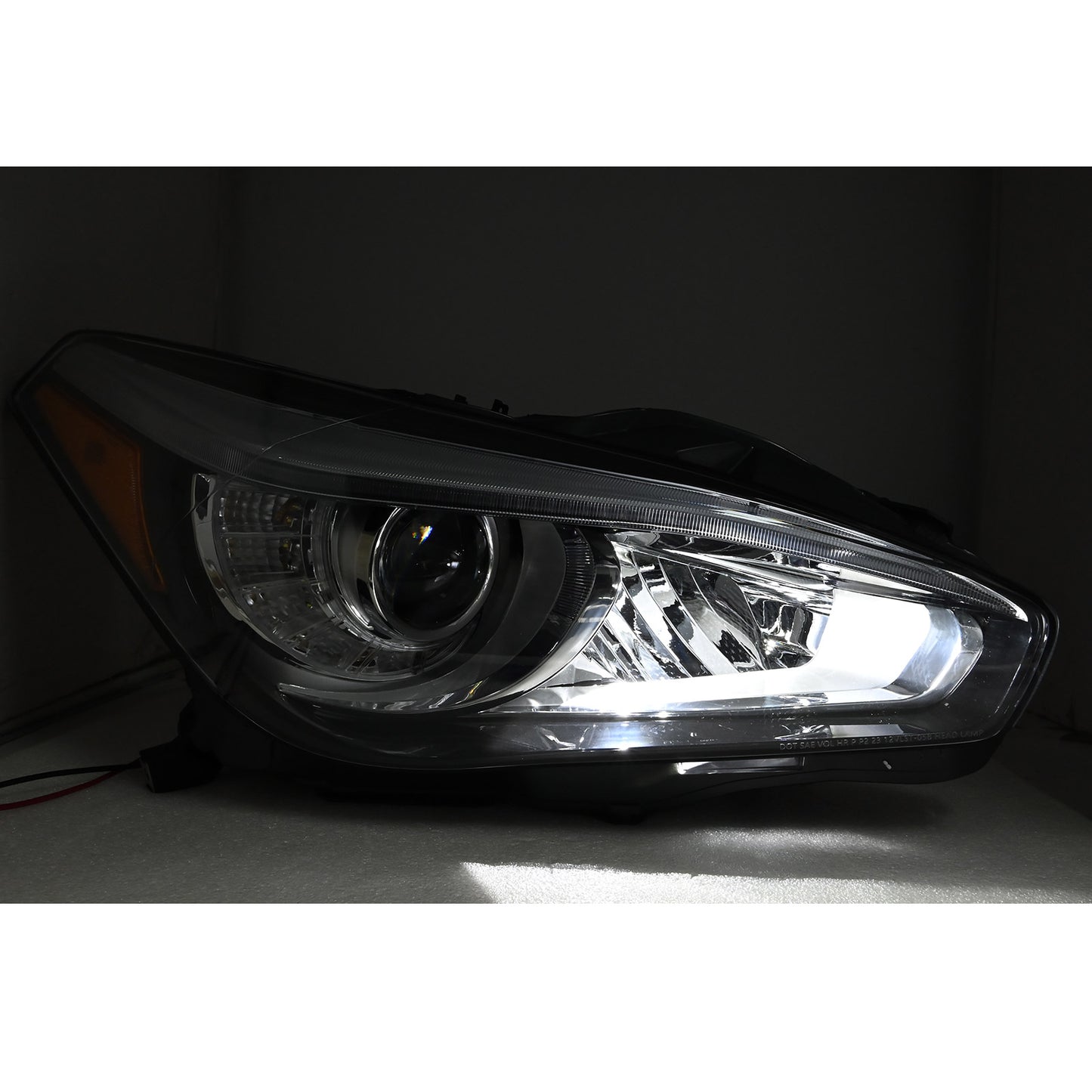 Passenger Side Headlight for 2015-2019 Infiniti Q70 Right Non AFS