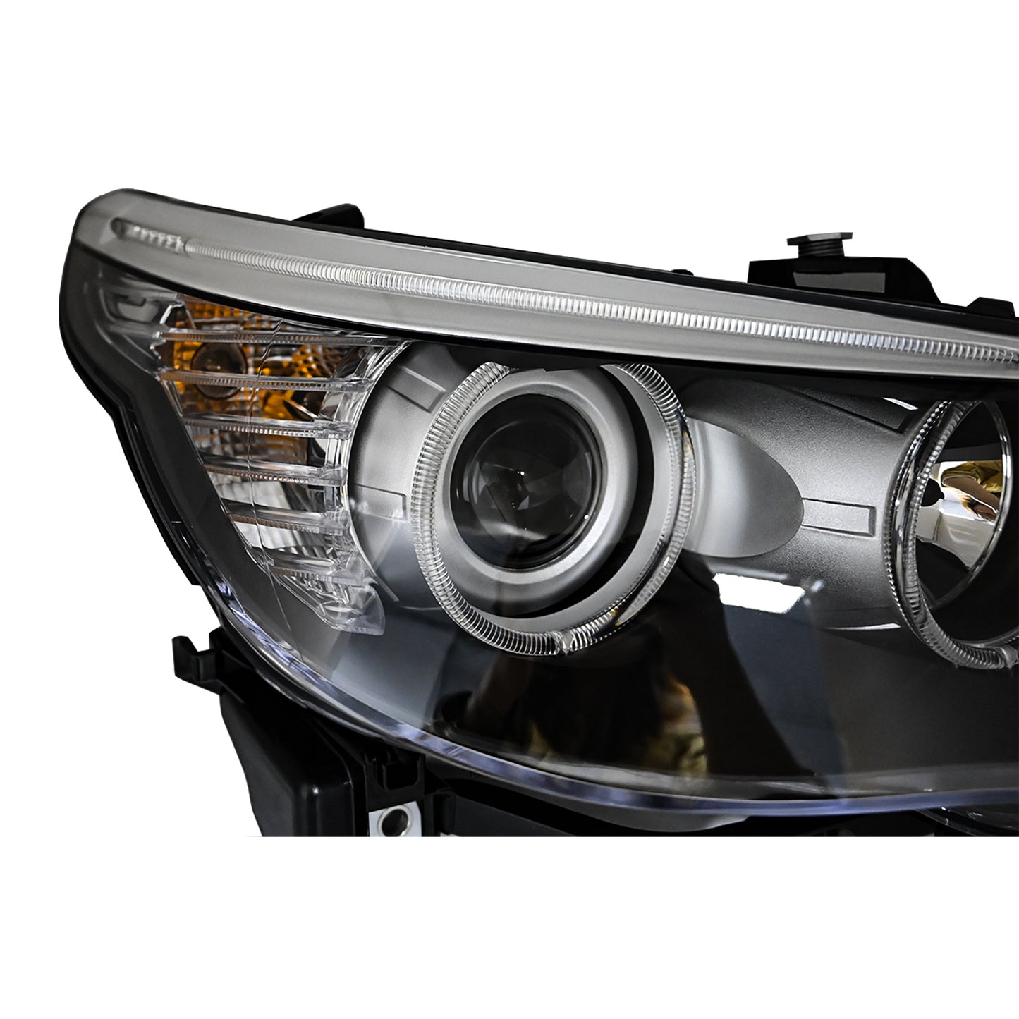 63127177732 For BMW 528i Base 2008-10 RH Headlight Halogen Projector Replacement