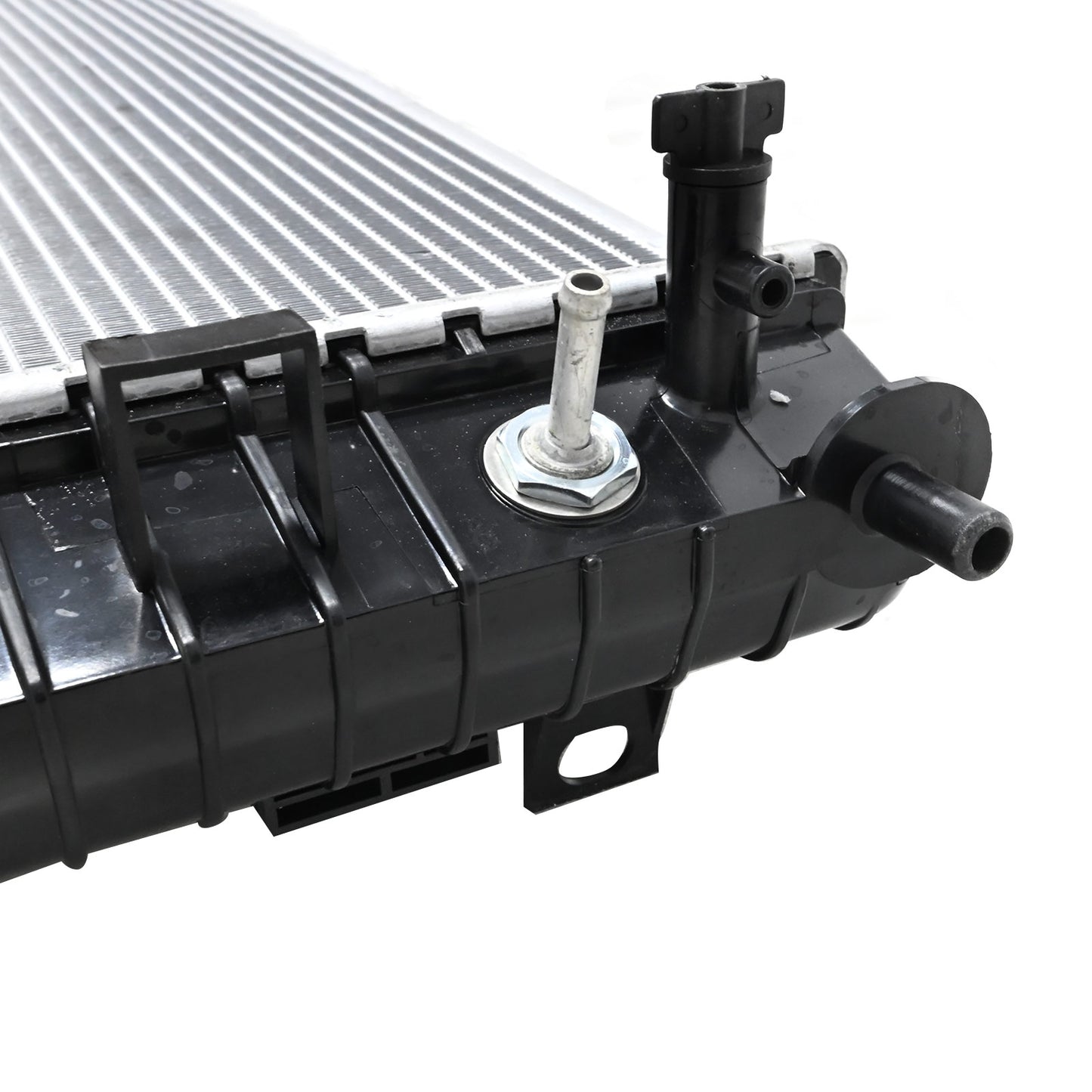 New Radiator For 04-14 Nissan Titan,05-14 Armada,04-10 Infiniti QX56 5.6L V8