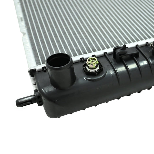 2370 Radiator For Chevy Silverado GMC Sierra Yukon H2 V6 V8 4.3L 5.3L CU2370