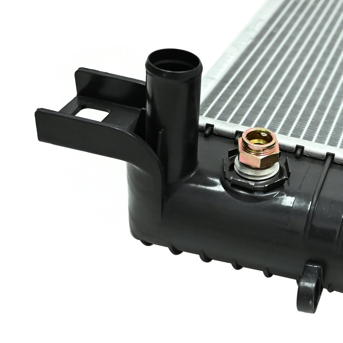 2370 Radiator For Chevy Silverado GMC Sierra Yukon H2 V6 V8 4.3L 5.3L CU2370