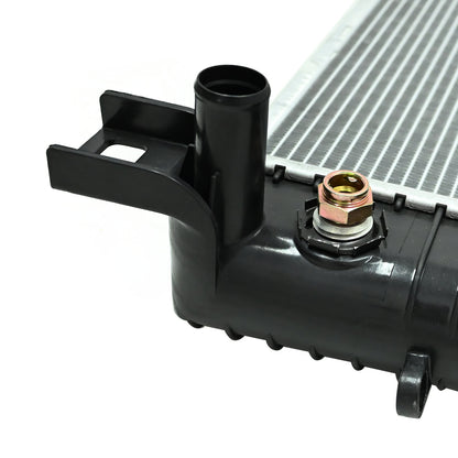 2370 Radiator For Chevy Silverado GMC Sierra Yukon H2 V6 V8 4.3L 5.3L CU2370