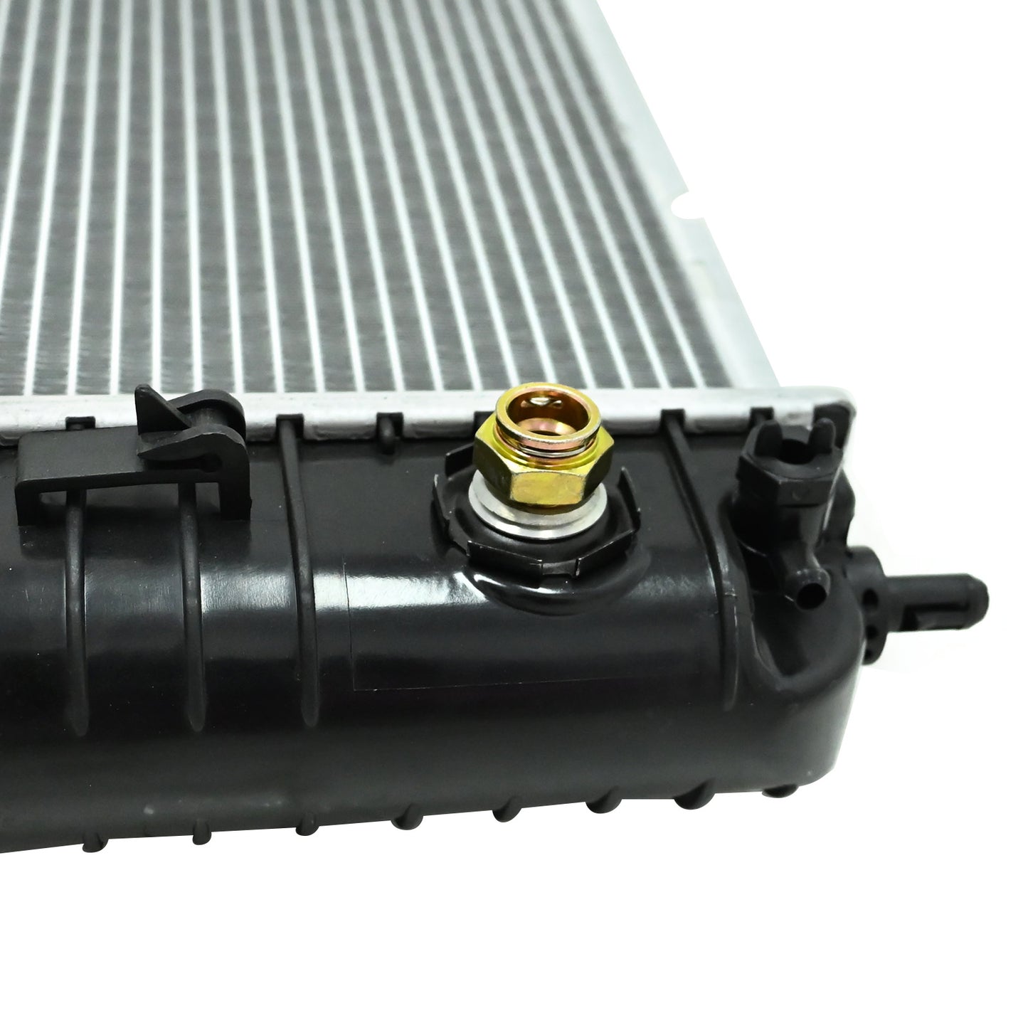 2370 Radiator For Chevy Silverado GMC Sierra Yukon H2 V6 V8 4.3L 5.3L CU2370