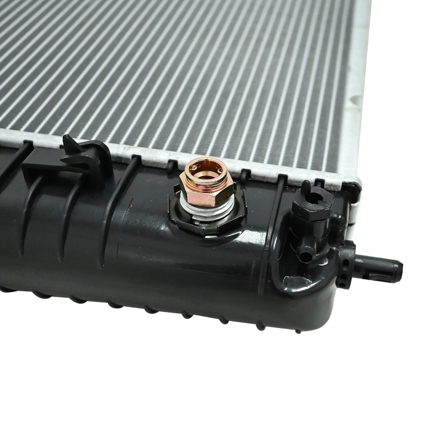 34 Inch Radiator For Chevy Suburban Tahoe Silverado GMC Sierra Yukon 1999-2014
